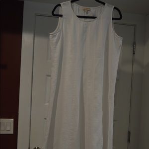 Linen maxi dress by Choices.